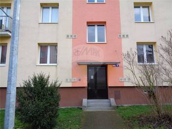 vstup - Pronájem bytu 1+1 v družstevním vlastnictví 33 m², Praha 5 - Radotín
