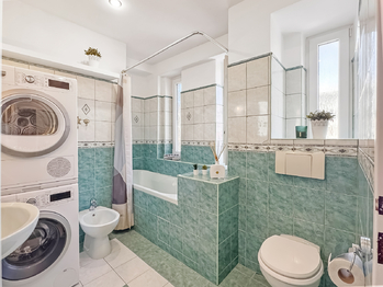 Prodej bytu 3+1 v osobním vlastnictví 84 m², Praha 10 - Vršovice