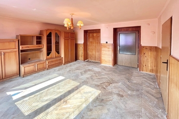 Obývací pokoj - Prodej bytu 3+1 v osobním vlastnictví 69 m², Kamýk nad Vltavou