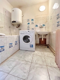 Koupelna - Prodej bytu 3+1 v osobním vlastnictví 69 m², Kamýk nad Vltavou