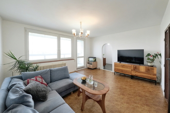 Obývací pokoj - Prodej bytu 4+1 v družstevním vlastnictví 88 m², Praha 4 - Chodov
