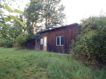 Chata - Prodej pozemku 1355 m², Břežany
