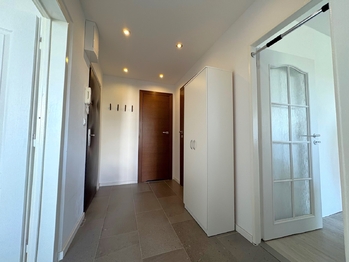 Prodej bytu 3+1 v osobním vlastnictví 63 m², Praha 9 - Újezd nad Lesy