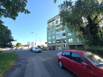 Prodej bytu 3+1 v osobním vlastnictví 63 m², Praha 9 - Újezd nad Lesy