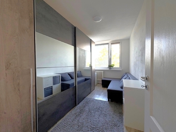 3. pokoj - Prodej bytu 3+1 v osobním vlastnictví 63 m², Praha 9 - Újezd nad Lesy