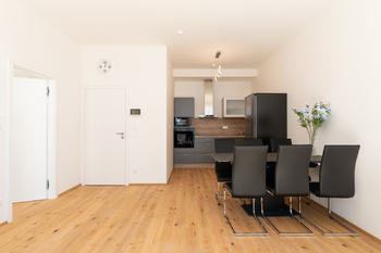 kuchyň. kout s jídelnou - Pronájem bytu 2+kk v osobním vlastnictví 52 m², Praha 4 - Chodov