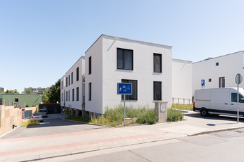 budova - Pronájem bytu 2+kk v osobním vlastnictví 52 m², Praha 4 - Chodov