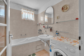 Prodej domu 157 m², Mžany