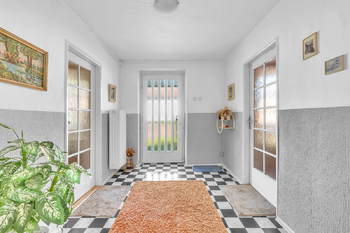 Prodej domu 157 m², Mžany