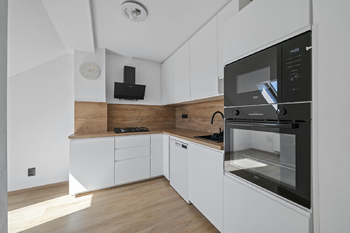 Kuchyňský kout - Prodej bytu 3+kk v osobním vlastnictví 64 m², Hradec Králové 