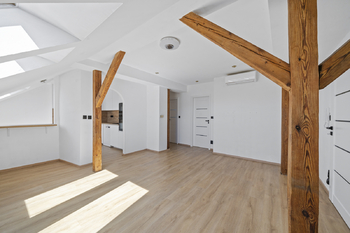 Obývací pokoj - Prodej bytu 3+kk v osobním vlastnictví 64 m², Hradec Králové