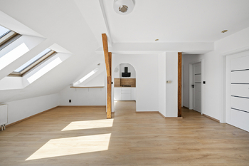 Obývací pokoj - Prodej bytu 3+kk v osobním vlastnictví 64 m², Hradec Králové