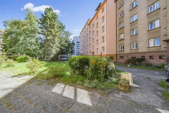 Vnitroblok - Prodej bytu 3+kk v osobním vlastnictví 64 m², Hradec Králové