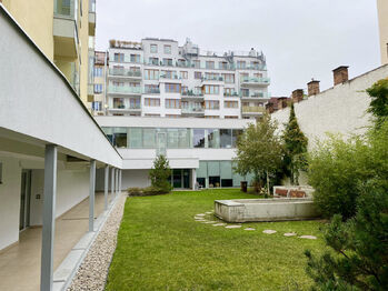 Pronájem bytu 1+kk v osobním vlastnictví 41 m², Praha 7 - Holešovice