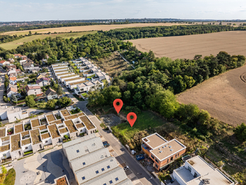 Prodej pozemku 1353 m², Praha 6 - Lysolaje