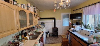 Kuchyně ve 2. domě - Prodej domu 81 m², Rousínov