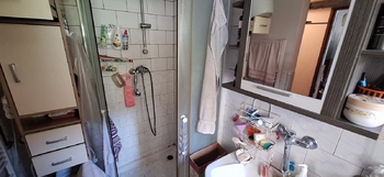 Koupelna s WC - Prodej domu 81 m², Rousínov