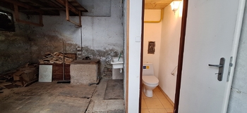 WC na dvorku - Prodej domu 81 m², Rousínov