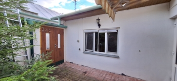 Dvorek před domem - Prodej domu 81 m², Rousínov