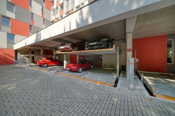 Nabízené parkovací místo na zakladači - Pronájem garážového stání 18 m², Kolín 