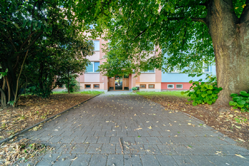 Prodej bytu 5+kk, 78 m², se zaskleným balkónem, v klidné lokalitě, ulice Uzbecká, Brno‑Bohunice - Prodej bytu 5+kk v družstevním vlastnictví 78 m², Brno