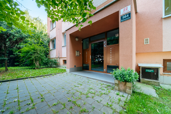 Prodej bytu 5+kk, 78 m², se zaskleným balkónem, v klidné lokalitě, ulice Uzbecká, Brno‑Bohunice - Prodej bytu 5+kk v družstevním vlastnictví 78 m², Brno