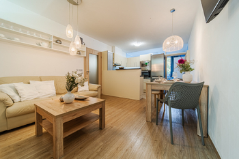 Prodej bytu 5+kk, 78 m², se zaskleným balkónem, v klidné lokalitě, ulice Uzbecká, Brno‑Bohunice - Prodej bytu 5+kk v družstevním vlastnictví 78 m², Brno