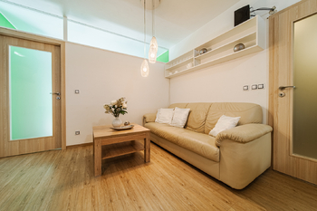 Prodej bytu 5+kk, 78 m², se zaskleným balkónem, v klidné lokalitě, ulice Uzbecká, Brno‑Bohunice - Prodej bytu 5+kk v družstevním vlastnictví 78 m², Brno
