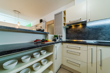 Prodej bytu 5+kk, 78 m², se zaskleným balkónem, v klidné lokalitě, ulice Uzbecká, Brno‑Bohunice - Prodej bytu 5+kk v družstevním vlastnictví 78 m², Brno