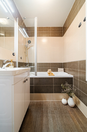 Prodej bytu 5+kk, 78 m², se zaskleným balkónem, v klidné lokalitě, ulice Uzbecká, Brno‑Bohunice - Prodej bytu 5+kk v družstevním vlastnictví 78 m², Brno