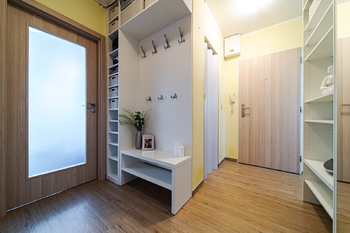 Prodej bytu 5+kk, 78 m², se zaskleným balkónem, v klidné lokalitě, ulice Uzbecká, Brno‑Bohunice - Prodej bytu 5+kk v družstevním vlastnictví 78 m², Brno
