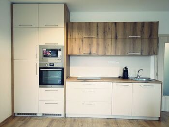  +420 739 604 767 I www.vaclavadamcik.cz I vaclav.adamcik@re-max.cz - Pronájem bytu 1+kk v osobním vlastnictví 42 m², Frýdek-Místek 