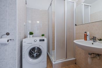 Pronájem bytu 2+kk v osobním vlastnictví 39 m², Praha 8 - Troja