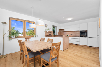 obývací pokoj s kuchyní - Prodej domu 138 m², Libníč