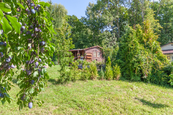 Prodej pozemku 738 m², Lom