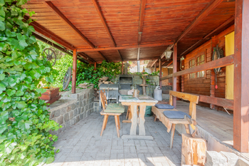 Prodej pozemku 738 m², Lom