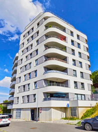 Pohled na dům - Prodej bytu 3+kk v osobním vlastnictví 81 m², Praha 9 - Vysočany