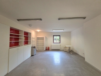 Pronájem obchodních prostor 83 m², Zeleneč