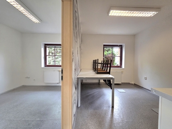 Pronájem obchodních prostor 83 m², Zeleneč