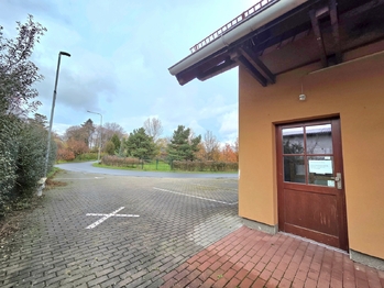 Pronájem obchodních prostor 83 m², Zeleneč