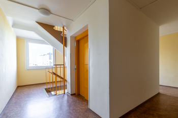 Prodej bytu 2+kk v osobním vlastnictví 45 m², Praha 4 - Háje