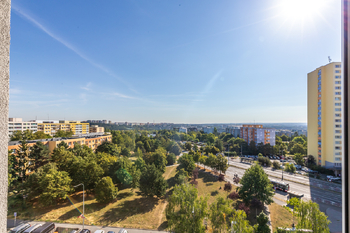 Výhled z oken  - Prodej bytu 2+kk v osobním vlastnictví 45 m², Praha 4 - Háje