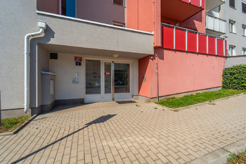 Prodej bytu 1+kk v osobním vlastnictví 39 m², Praha 9 - Kyje