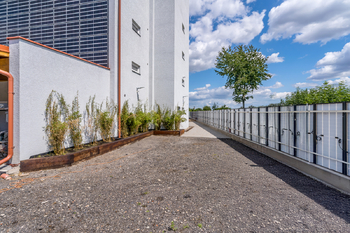 Prodej kancelářských prostor 1600 m², Sulejovice