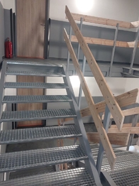 Prodej kancelářských prostor 1600 m², Sulejovice