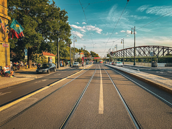 Tramvajová zastávka - Pronájem bytu 1+kk v osobním vlastnictví 30 m², Praha 2 - Nové Město