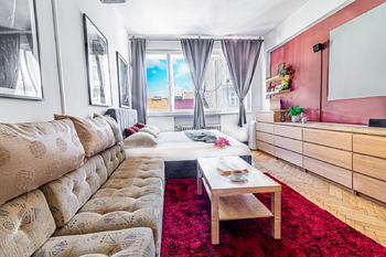 Obývací pokoj - Pronájem bytu 1+kk v osobním vlastnictví 30 m², Praha 2 - Nové Město 