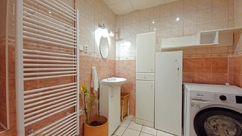 Koupelna - Prodej domu 189 m², Hospříz