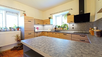 Kuchyně - Prodej domu 189 m², Hospříz
