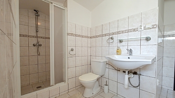 Koupelna - druhá BJ - Prodej domu 189 m², Hospříz